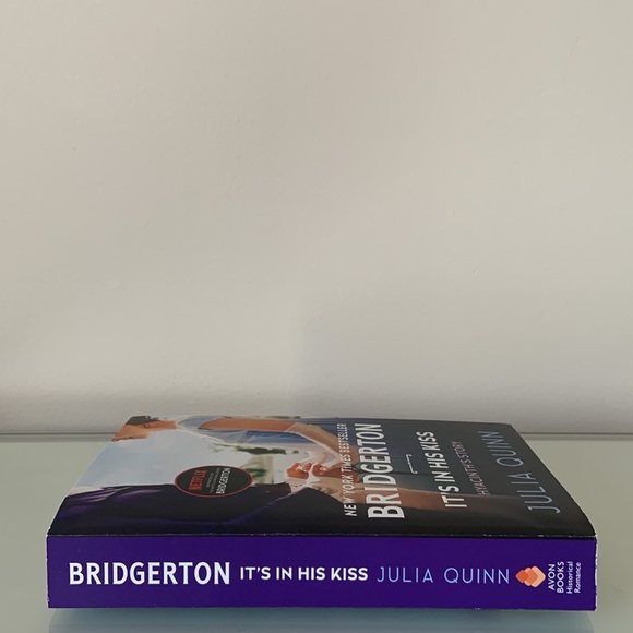 Paperback Bridgerton Book It’s In His Kiss By Julia Quinn Historical Romance - Picture 4 of 7